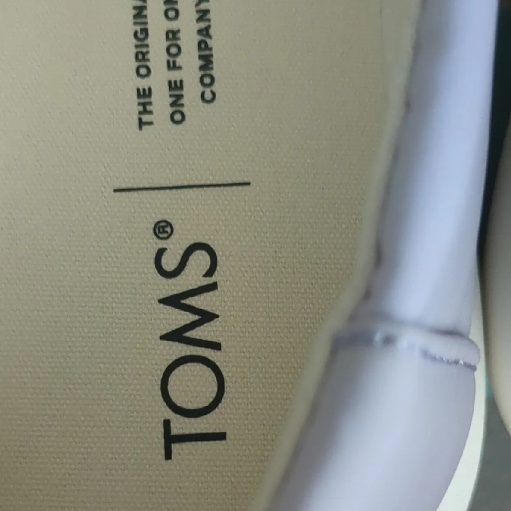 Toms Women's Multicolor Slip-On Flats - Picture 6 of 6